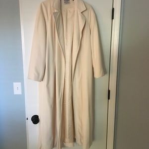 Kashmiracle women’s long winter coat size medium